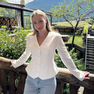 Логотип @svetochhekk - sve.tochka