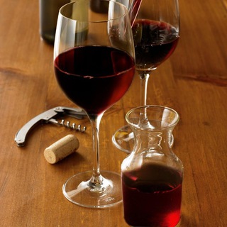 Логотип @svinompojiznyviatheslavmalishev - С вином по жизни🍷🍽🍹🔎