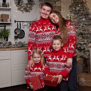 Логотип @sviter_para - Новорічні светри 🦌🦌🦌