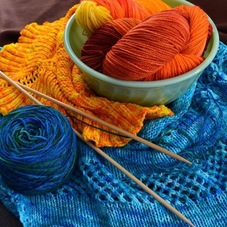 Логотип @svoiimi_rukami - ВЯЗАНИЕ | Своими руками🧶