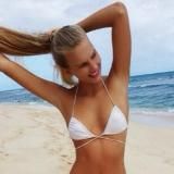 Логотип @sweet_beach - Голые на пляже - nude on beach 👍🌴🔥☀️