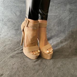 Логотип @sweet_feet_girls - Sweet feet girls