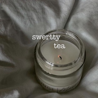 Логотип @swertty_tea - 𝐬𝐰𝐞𝐫𝐭𝐭𝐲 𝐭𝐞𝐚 // темки и языки