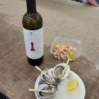Логотип @tabiawine1 - Табия Семейная винодельня