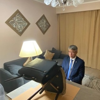 Логотип @tablet_rb - Планшет на стуле