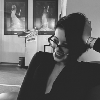 Логотип @taisiaysheremet - Старая больная женщина