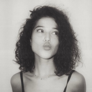 Логотип @taisinka - вишенка