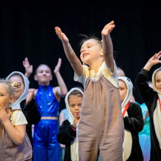 Логотип @tancefm_comments - Комментарии TANCEFM