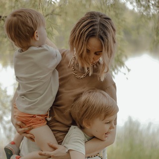 Логотип @taniababylook - FOR MAMAS