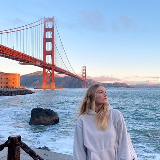 Логотип @tanyachillshere - Таня чиллит тут