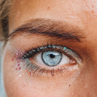 Логотип @tanyaletaet - Осторожно! Летающие люди!