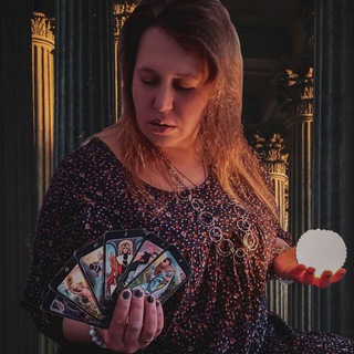 Логотип @taro_ksusha - Мир Таро, энергии и позитива