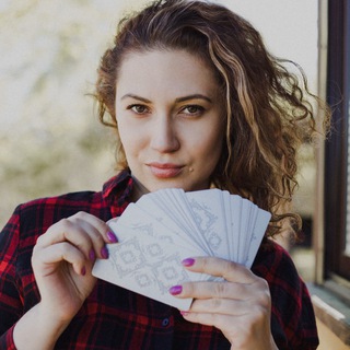 Логотип @tarostarry - GallaGadala