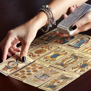 Логотип @tarot_runes_magik - ТАРО и РУНЫ с ОКСАНОЙ