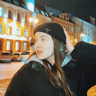 Логотип @tarotds - таро знает правду