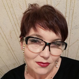 Логотип @tasha_kalinina - Таша о жизни и книгах