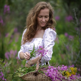 Логотип @tatakytina - tatakytina