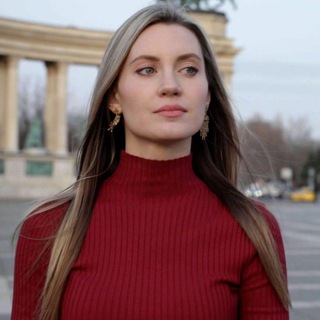Логотип @taylorhudak - Taylor Hudak Media