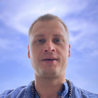 Логотип @tehnichkawbozon - Макс Попов: путь от электрика до миллиардера