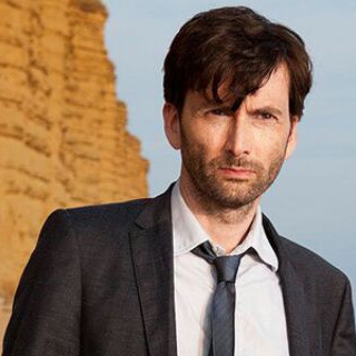 Логотип @tenactors - ten actors three locations