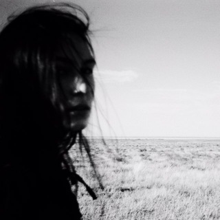 Логотип @teploemes - Теплое место🍵