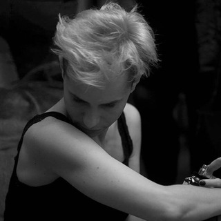 Логотип @terminalcuriosity - terminal curiosity