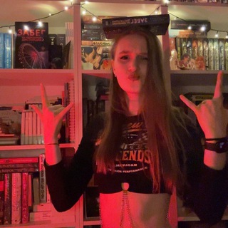 Логотип @teybooks - 🧋Тея Кинг 🍂