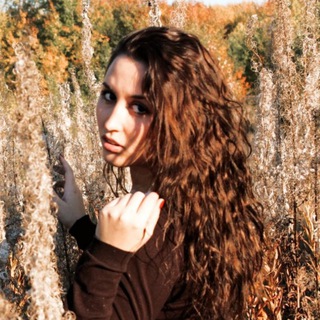 Логотип @tgk_dararnk - • таро | эзотерика | белая магия •