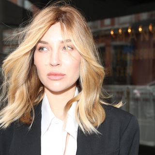 Логотип @the_attache - Пресс-атташе