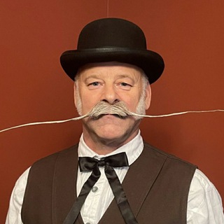 Логотип @the_guinness_book_of_record_s - Новый рекорд 🚀