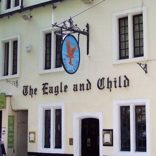 Логотип @thebirdandbaby - Птичка и детка