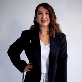 Логотип @thelenatimes - Назарова Елена про инвестиции