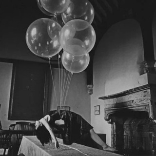 Логотип @thequintessenceoflove - квинтэссенция любви