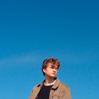 Логотип @therisemuse - Райс кидает рис