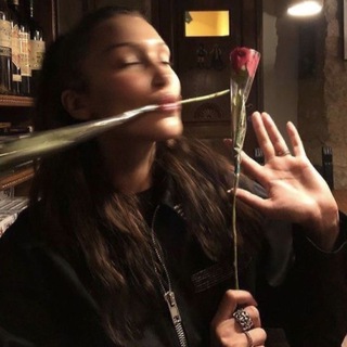 Логотип @thesampleatelier - found by 04