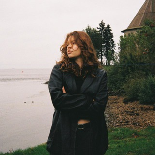 Логотип @thisstupidlife - мемуары настюшки масло