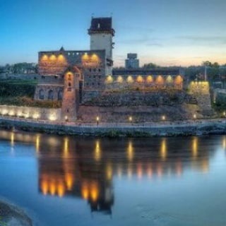 Логотип @tipichnaya_narva - Типичная Нарва