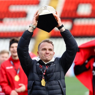 Логотип @tiukalov7 - ET7