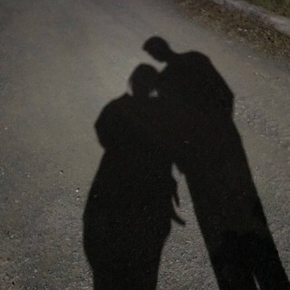 Логотип @tolkoyaimisli - Мои мысли