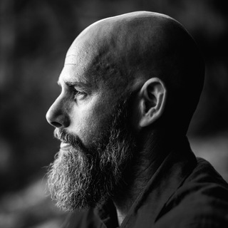 Логотип @tombarnett - tombarnett.tv