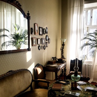 Логотип @tomskmuseum - Музей «Профессорская квартира» — Томск