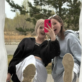 Логотип @tomuchalin - to much алин