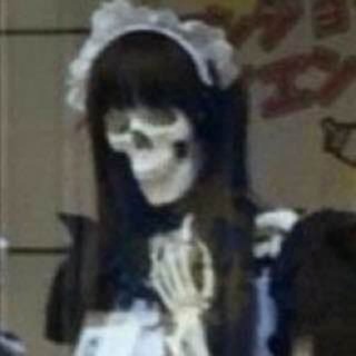 Логотип @tomushek - tomushek