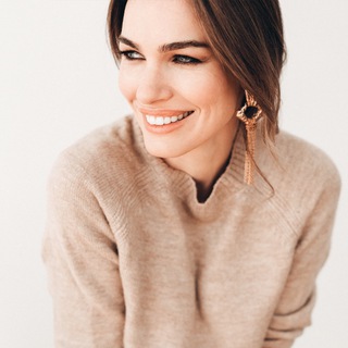 Логотип @toniajensenshopping - Blogonheels Online shopping