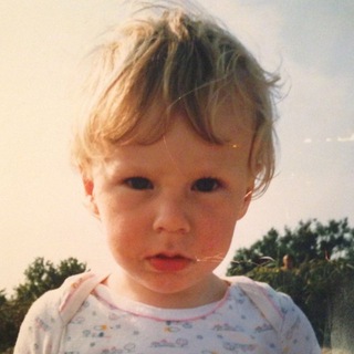 Логотип @toniiitano - Toni Tano