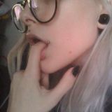 Логотип @tonkayaliniyaa - тонкая линия