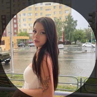 Логотип @tosiiiiaas - антонио живет