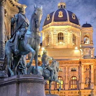 Логотип @tradpics - TradPics