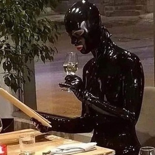 Логотип @traumafactoryy - Fancy Philosopher