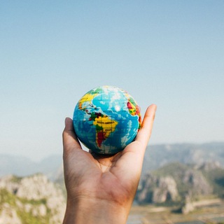 Логотип @travel_help_k - Бюджетные путешествия (чат)